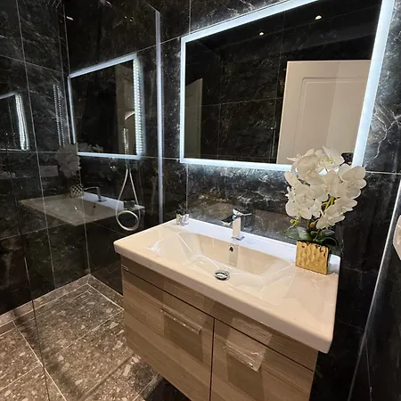 فندق Murati View *